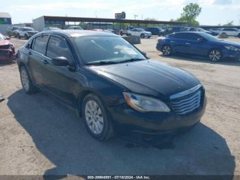  Salvage Chrysler 200