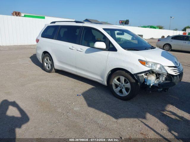  Salvage Toyota Sienna