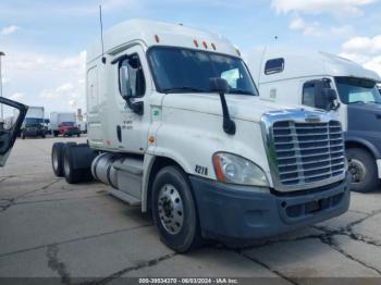  Salvage Freightliner Cascadia 125