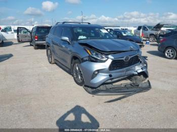  Salvage Toyota Highlander