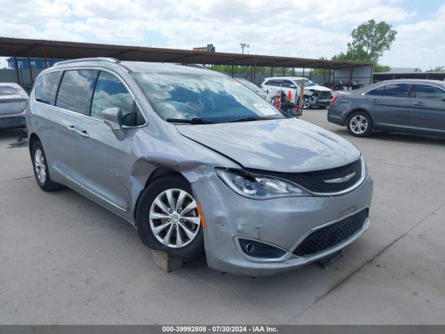  Salvage Chrysler Pacifica