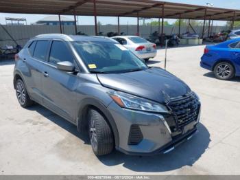  Salvage Nissan Kicks