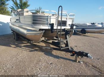  Salvage Suntracker Ph30 Pontoon Boat