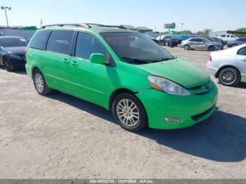  Salvage Toyota Sienna