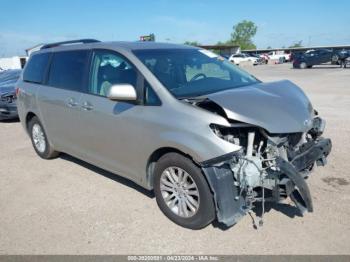  Salvage Toyota Sienna