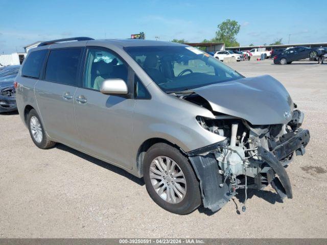  Salvage Toyota Sienna