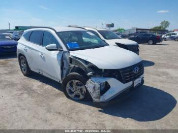  Salvage Hyundai TUCSON