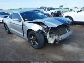  Salvage Ford Mustang