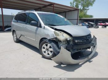  Salvage Toyota Sienna