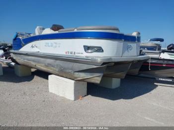  Salvage Avalon Se2423 Pontoon