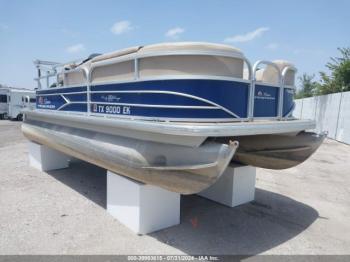  Salvage Suntracker Ph30 Pontoon Boat