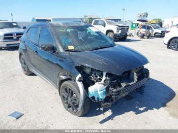  Salvage Nissan Kicks