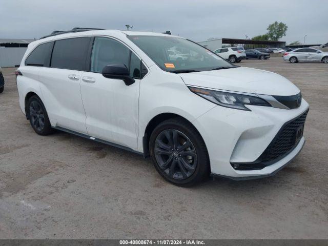  Salvage Toyota Sienna