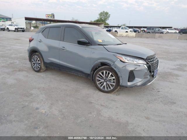  Salvage Nissan Kicks