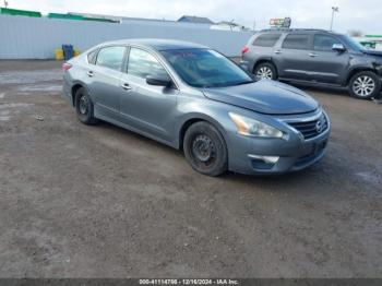  Salvage Nissan Altima