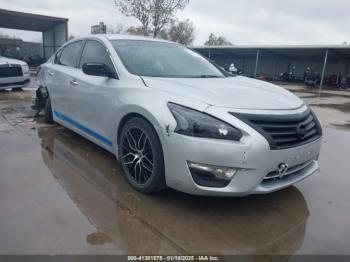  Salvage Nissan Altima