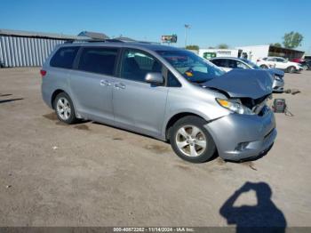  Salvage Toyota Sienna