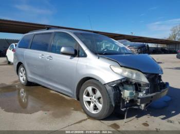  Salvage Toyota Sienna