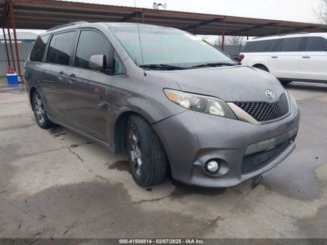  Salvage Toyota Sienna