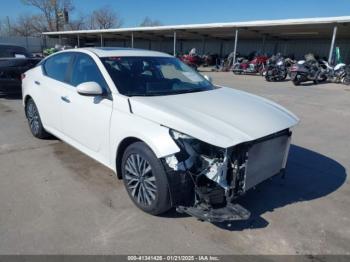  Salvage Nissan Altima