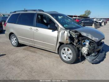  Salvage Toyota Sienna