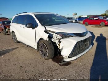  Salvage Toyota Sienna