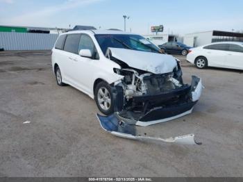  Salvage Toyota Sienna