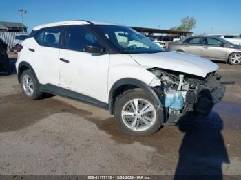  Salvage Nissan Kicks