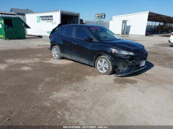  Salvage Nissan Kicks