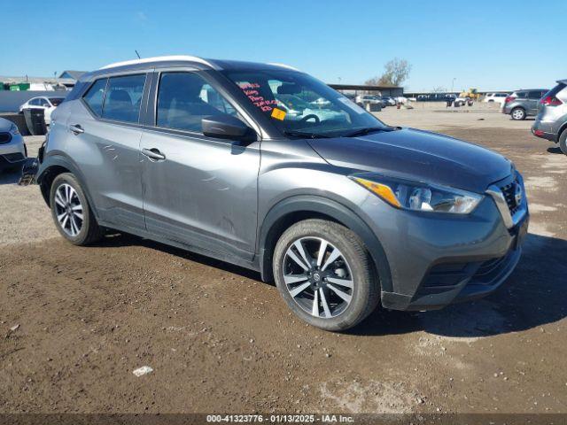  Salvage Nissan Kicks