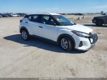  Salvage Nissan Kicks