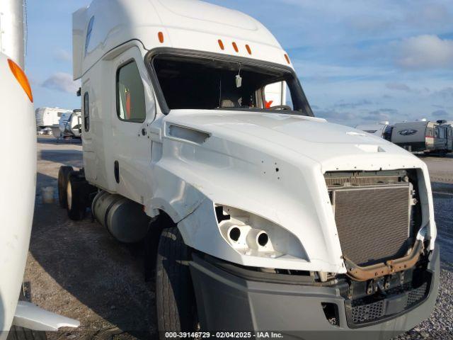  Salvage Freightliner New Cascadia 126