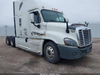  Salvage Freightliner Cascadia 125