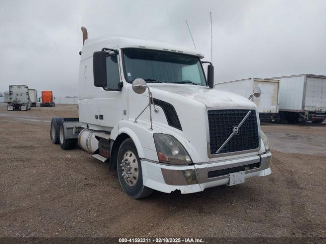  Salvage Volvo Vn