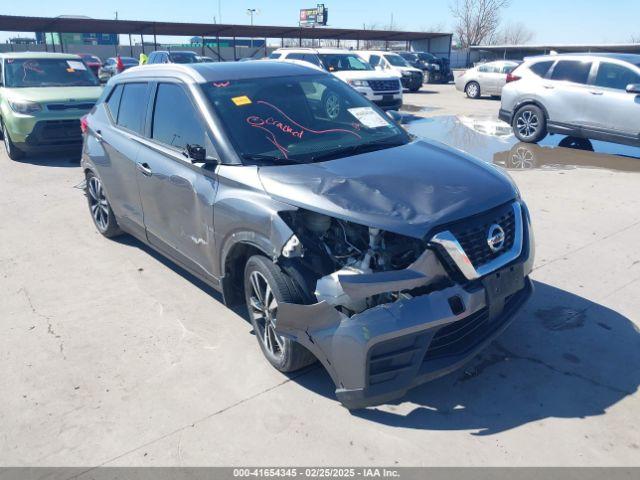  Salvage Nissan Kicks