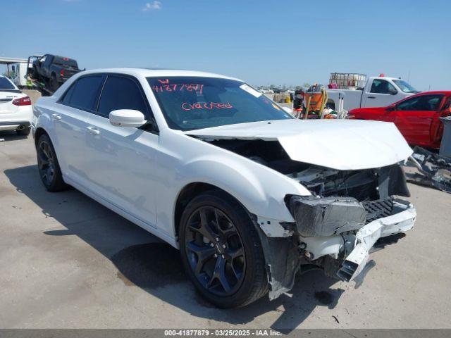  Salvage Chrysler 300