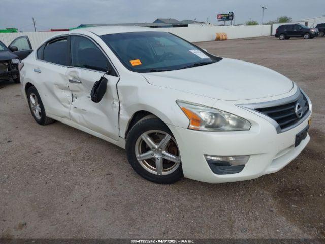  Salvage Nissan Altima