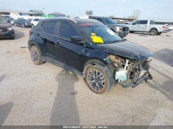  Salvage Nissan Kicks