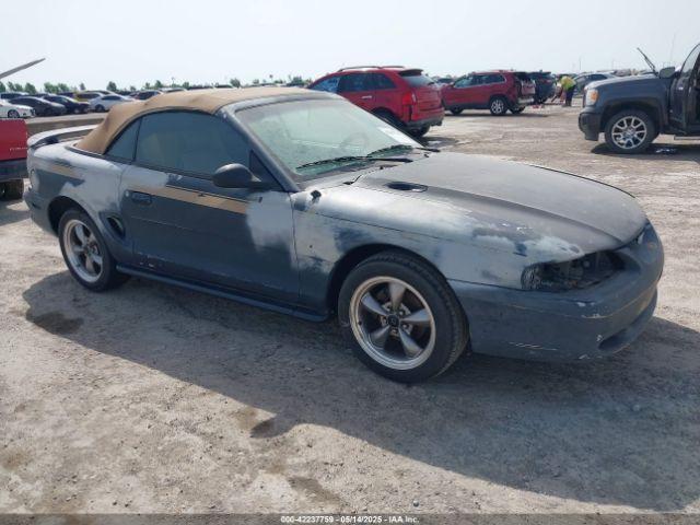  Salvage Ford Mustang
