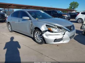  Salvage Nissan Altima