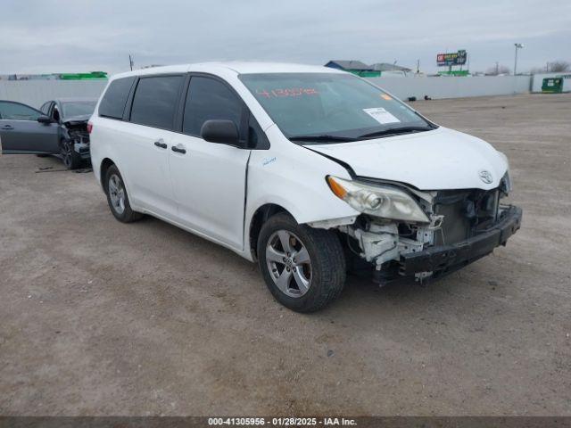  Salvage Toyota Sienna