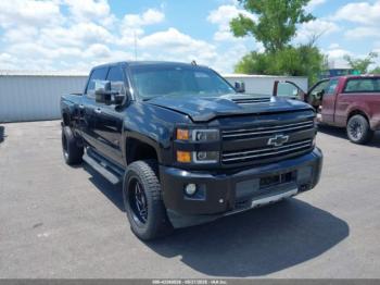  Salvage Chevrolet Silverado 2500