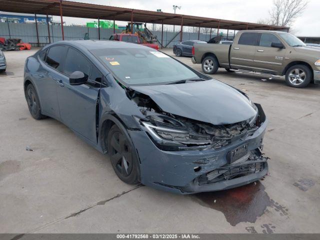  Salvage Toyota Prius