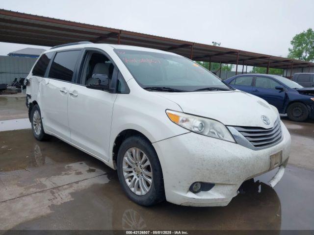  Salvage Toyota Sienna