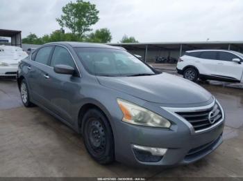  Salvage Nissan Altima