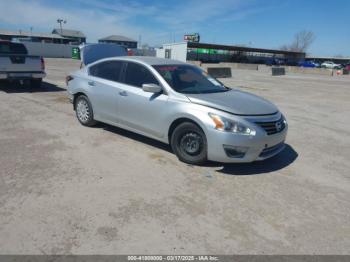  Salvage Nissan Altima