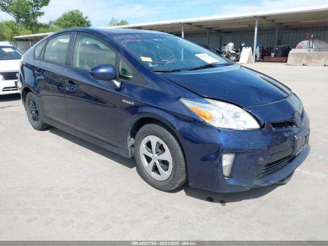  Salvage Toyota Prius