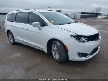  Salvage Chrysler Pacifica