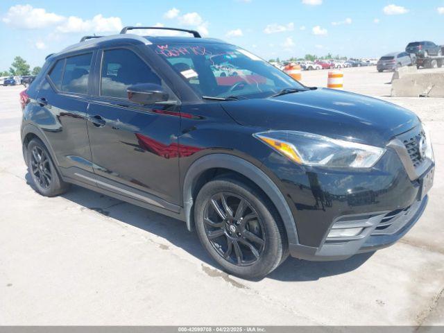 Salvage Nissan Kicks