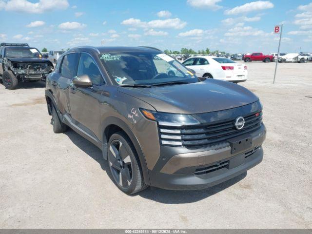  Salvage Nissan Kicks